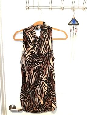 Six Degrees Of Separation Women's  L Sleeveless Zebra Print V-Neck Top